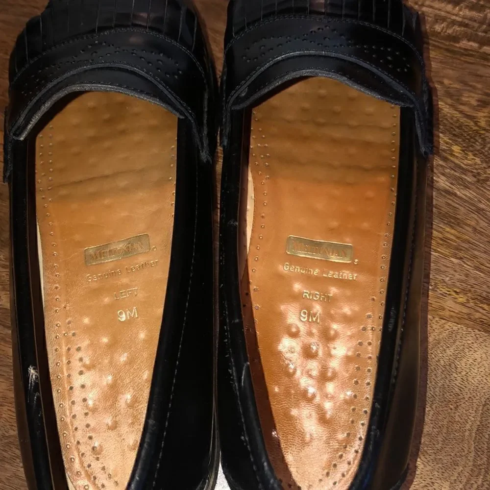 Cole Haan Men's Pinch Medallion Loafers size 9B Black